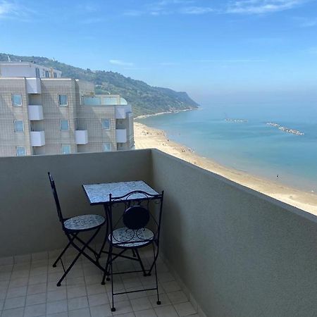 Tramonto In Baia Apartment Pesaro Exterior foto