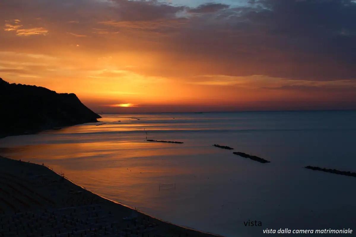 Tramonto In Baia Apartment Pesaro Exterior foto
