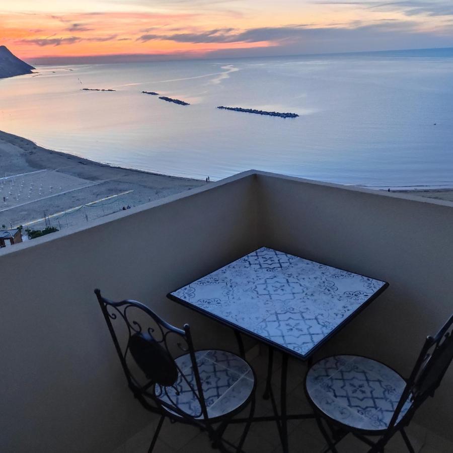 Tramonto In Baia Apartment Pesaro Exterior foto