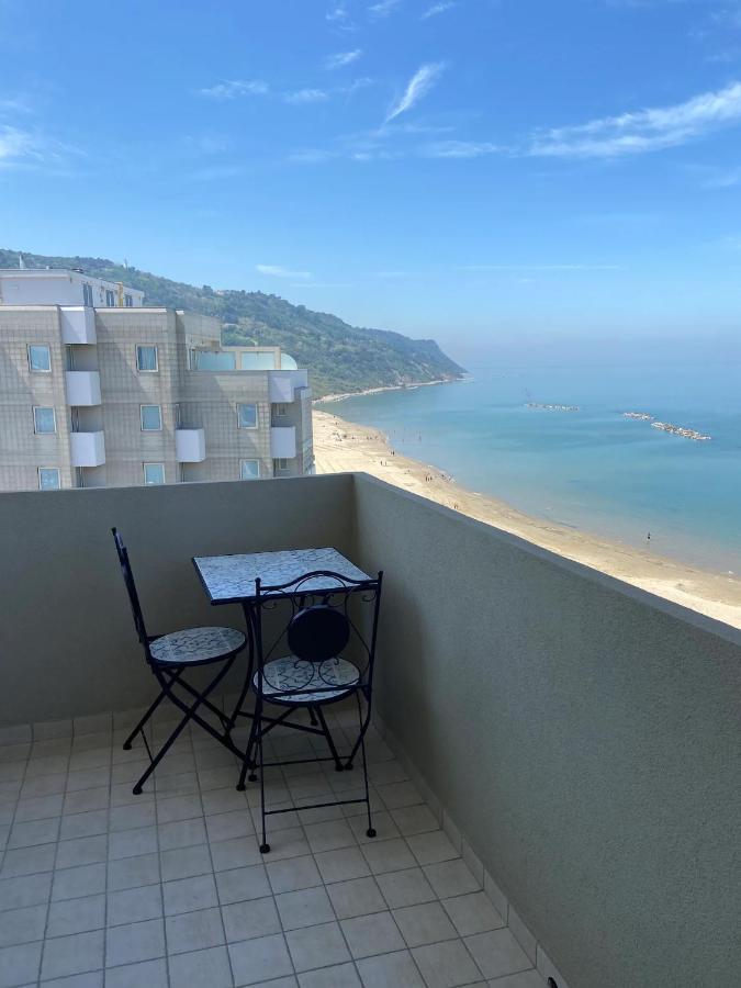 Tramonto In Baia Apartment Pesaro Exterior foto