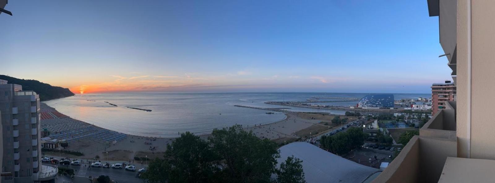 Tramonto In Baia Apartment Pesaro Exterior foto